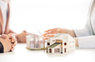 ハウスメーカーの特徴を徹底解説｜東京での家づくりに合う選び方と工務店との違い｜ファミリア建設